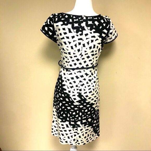 Talbots cap sleeve graphic print dress with belt. 2P - Picture 2 of 7